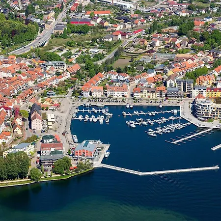 Gaenseblume - Charmante Mit Terrasse Und Garten Daire Waren (Mueritz)